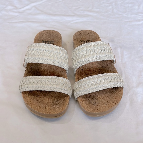 Good condition. Reef sandals. White/cream macrame, tan leather accent, cork sole - Picture 1 of 3